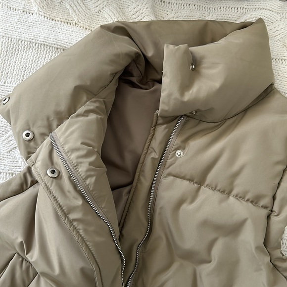 Elodie puffer oversized vest tag says size XS but fits to medium - Picture 8 of 13